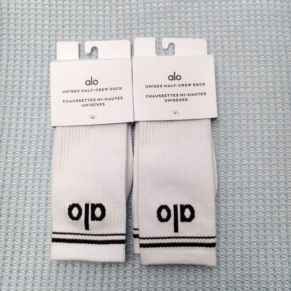 🌞NWT🌞 ALO Yoga 2-Pair Sport Socks | Arch Support & Breathable